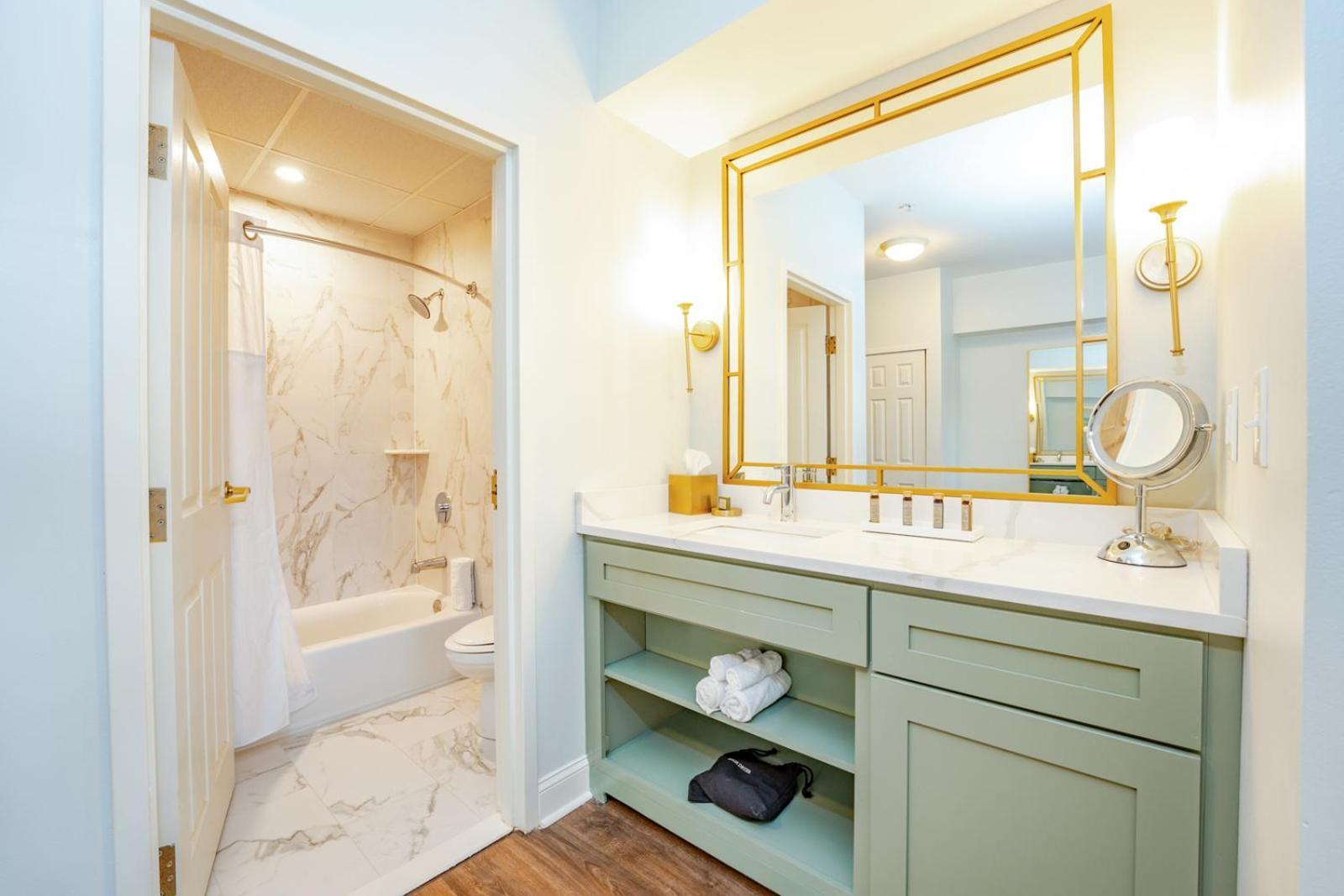 Chateau Renault Egg Harbor City Exterior photo